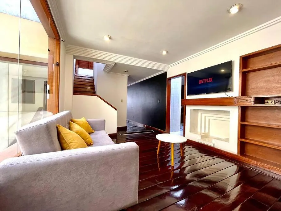 Apartmán Departamento Grande En Pleno Centro Historico Cuenca 0*,  Ekvádor