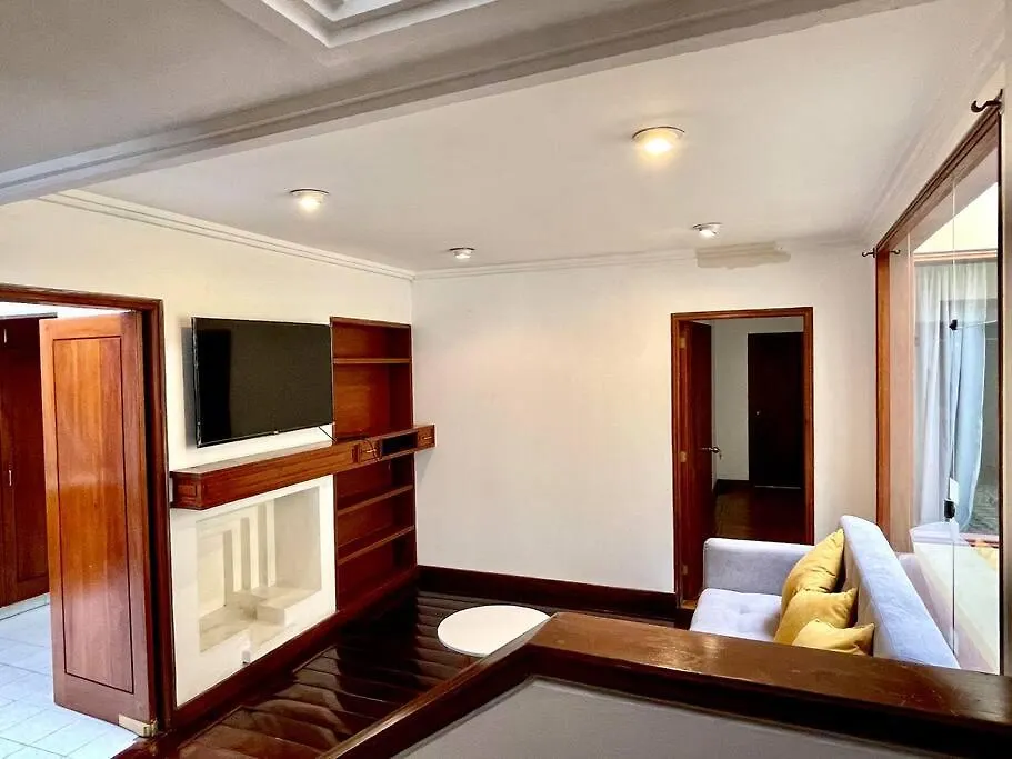 Apartmán Departamento Grande En Pleno Centro Historico Cuenca 0*,  Ekvádor